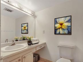 20100 W Country Club Dr 403, Aventura FL 33180