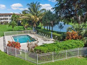 4100 Crystal Lake Dr 302, Deerfield Beach FL 33064