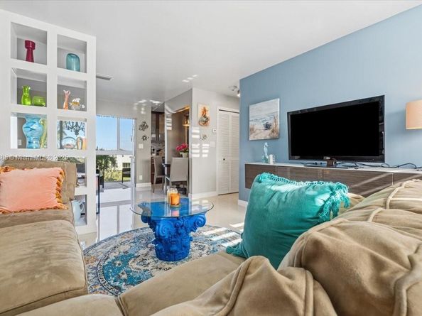 4100 Crystal Lake Dr 302, Deerfield Beach FL 33064