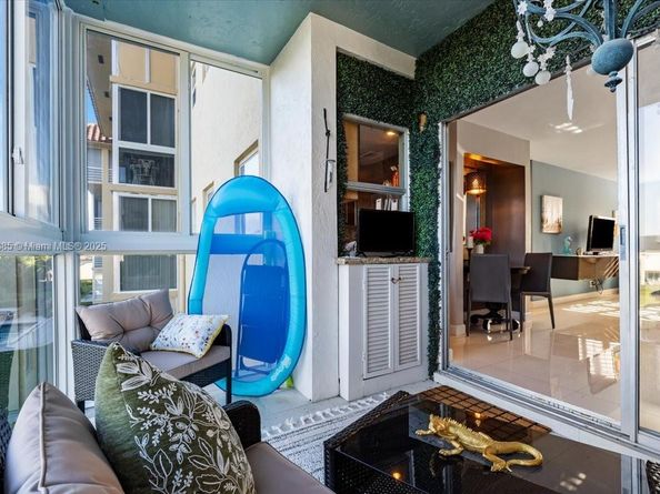 4100 Crystal Lake Dr 302, Deerfield Beach FL 33064