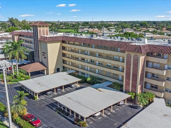 4100 Crystal Lake Dr 302, Deerfield Beach FL 33064