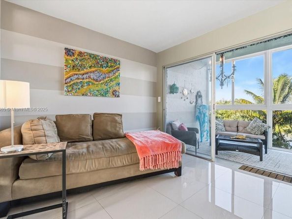 4100 Crystal Lake Dr 302, Deerfield Beach FL 33064