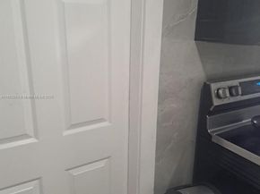 3900 SW 30th St, West Park FL 33023