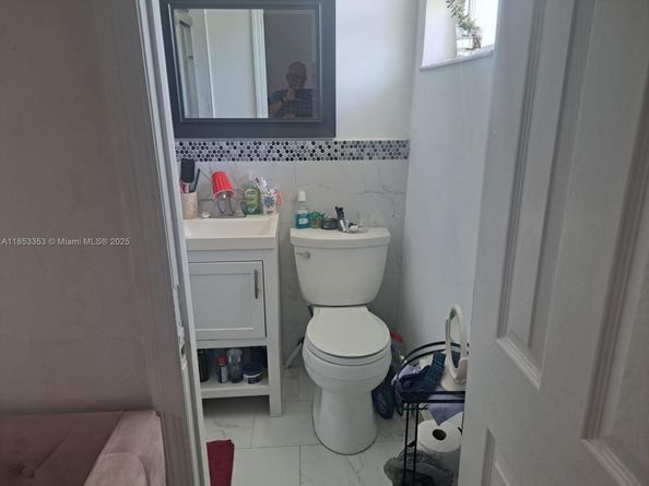 3900 SW 30th St, West Park FL 33023
