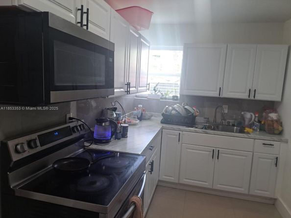 3900 SW 30th St, West Park FL 33023