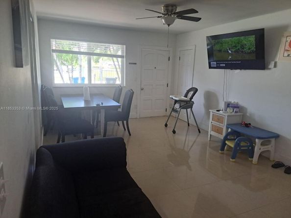 3900 SW 30th St, West Park FL 33023