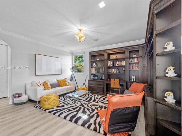 1470 Victoria Isle Dr, Weston FL 33327