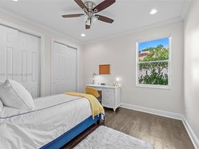 1470 Victoria Isle Dr, Weston FL 33327