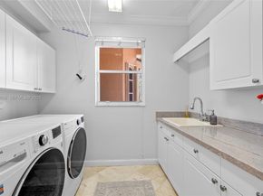 1470 Victoria Isle Dr, Weston FL 33327