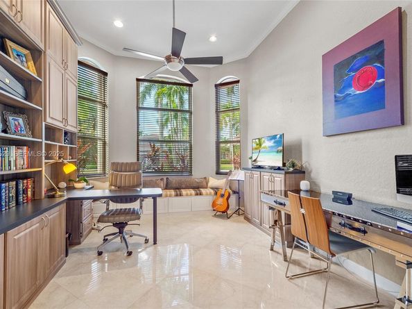 1470 Victoria Isle Dr, Weston FL 33327