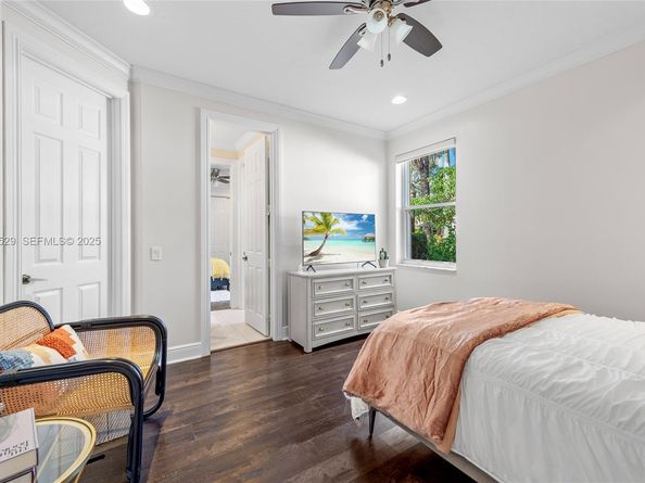 1470 Victoria Isle Dr, Weston FL 33327