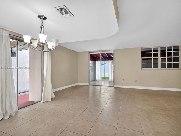 4291 W 10th Ct, Hialeah FL 33012