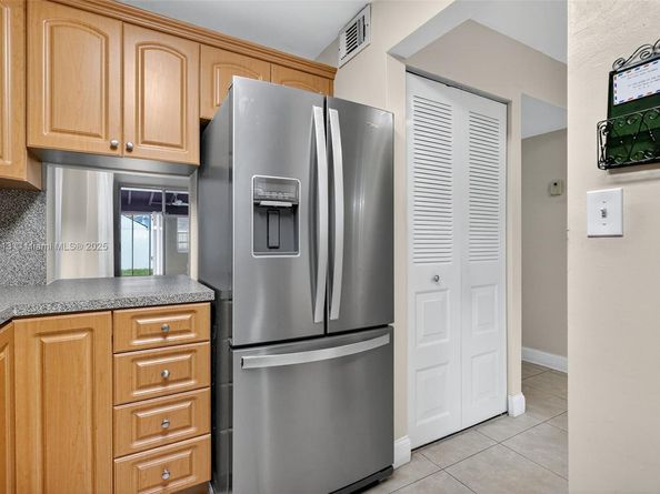 4291 W 10th Ct, Hialeah FL 33012