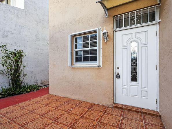 4291 W 10th Ct, Hialeah FL 33012
