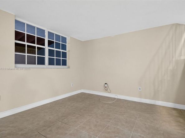 4291 W 10th Ct, Hialeah FL 33012