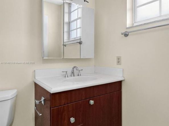 4291 W 10th Ct, Hialeah FL 33012