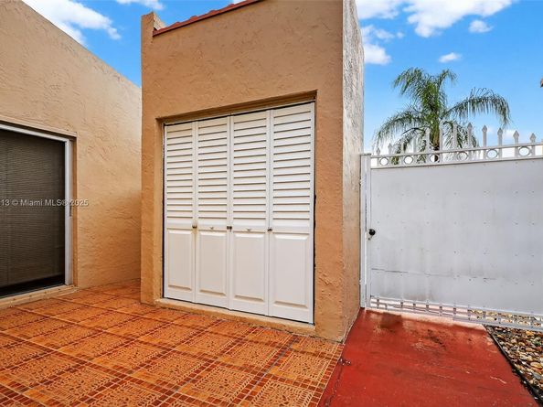 4291 W 10th Ct, Hialeah FL 33012