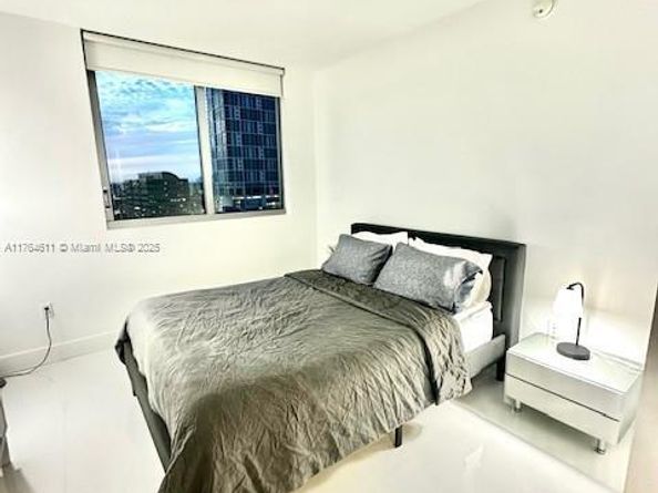 92 SW 3rd St 1410, Miami FL 33130