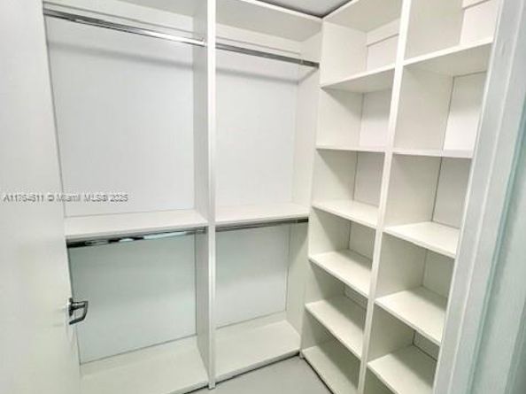 92 SW 3rd St 1410, Miami FL 33130