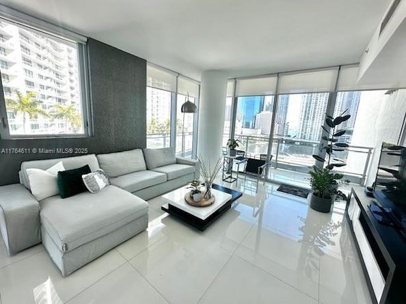 92 SW 3rd St 1410, Miami FL 33130