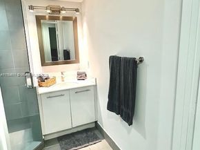92 SW 3rd St 1410, Miami FL 33130
