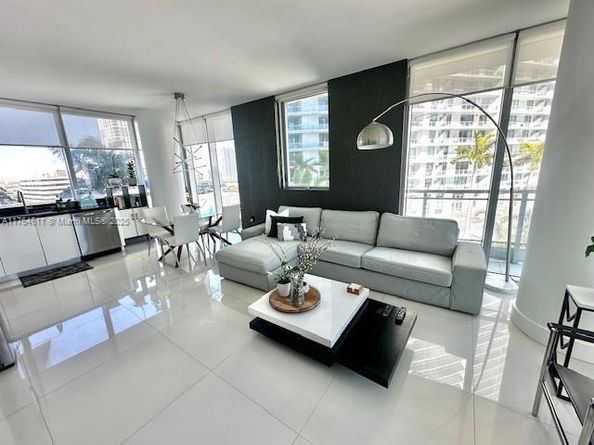 92 SW 3rd St 1410, Miami FL 33130