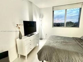92 SW 3rd St 1410, Miami FL 33130