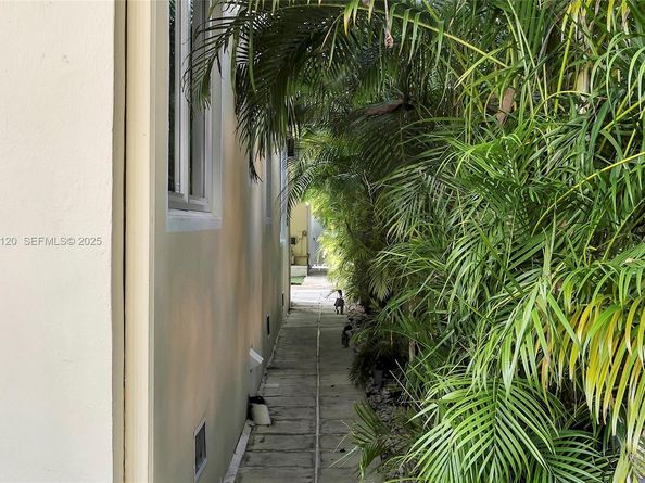 745-747 Lenox Ave, Miami Beach FL 33139