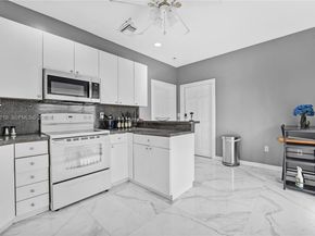 14651 SW 16th St, Davie FL 33325