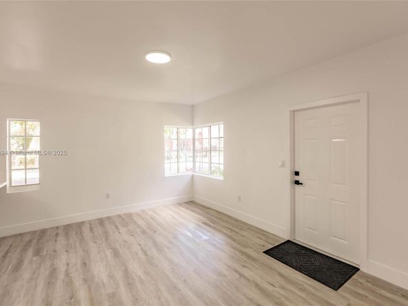 3180 NW 2nd St, Miami FL 33125