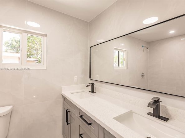 3180 NW 2nd St, Miami FL 33125