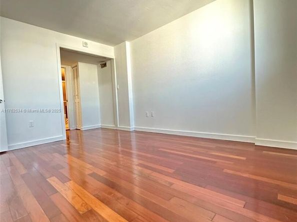 345 Ocean Dr 1022, Miami Beach FL 33139