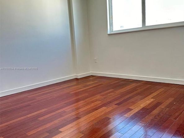345 Ocean Dr 1022, Miami Beach FL 33139