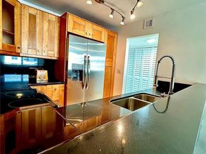 345 Ocean Dr 1022, Miami Beach FL 33139