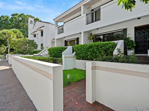 2600 Cardena St 11, Coral Gables FL 33134