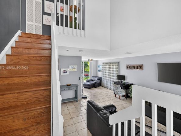 1260 NW 110th Ave, Plantation FL 33322