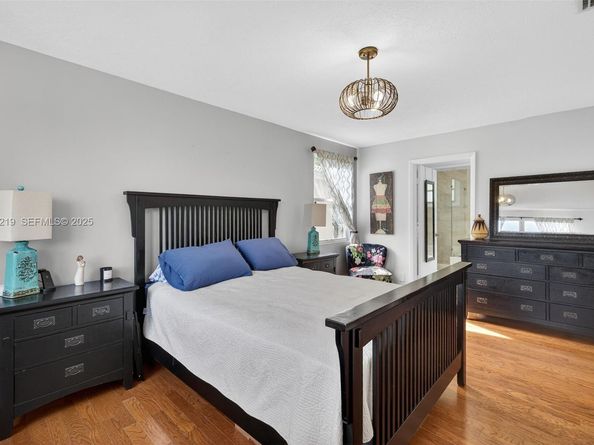 1260 NW 110th Ave, Plantation FL 33322