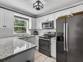 1260 NW 110th Ave, Plantation FL 33322
