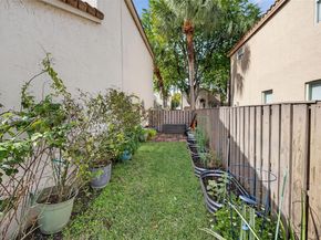 1260 NW 110th Ave, Plantation FL 33322