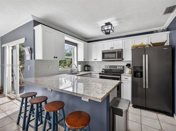 1260 NW 110th Ave, Plantation FL 33322