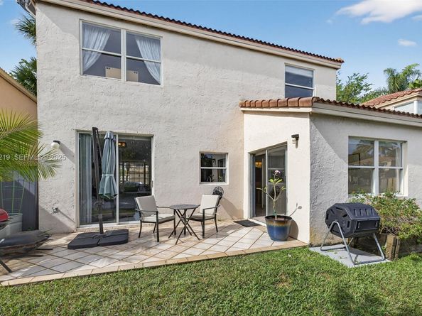 1260 NW 110th Ave, Plantation FL 33322