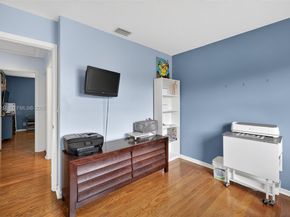 1260 NW 110th Ave, Plantation FL 33322