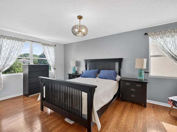 1260 NW 110th Ave, Plantation FL 33322