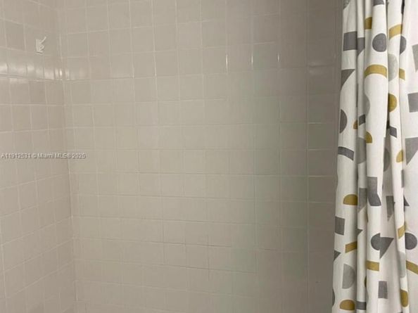 5880 Collins Ave 1006, Miami Beach FL 33140