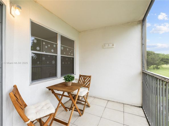 901 SW 128th Ave 212E, Pembroke Pines FL 33027