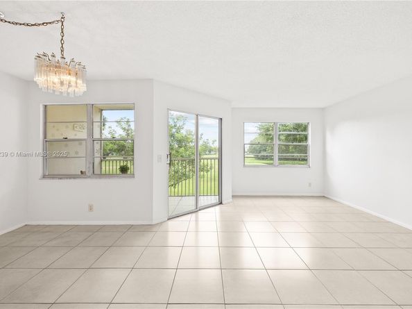 901 SW 128th Ave 212E, Pembroke Pines FL 33027