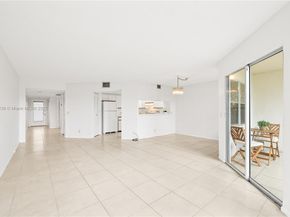 901 SW 128th Ave 212E, Pembroke Pines FL 33027