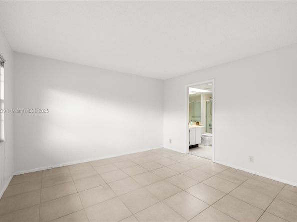 901 SW 128th Ave 212E, Pembroke Pines FL 33027