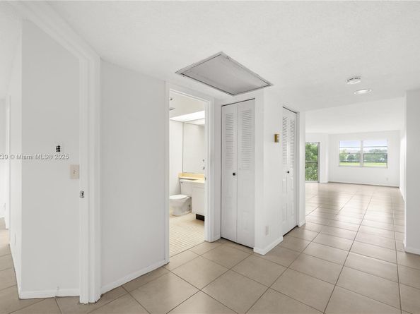 901 SW 128th Ave 212E, Pembroke Pines FL 33027