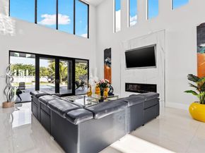 81 S Royal Poinciana Blvd, Miami Springs FL 33166